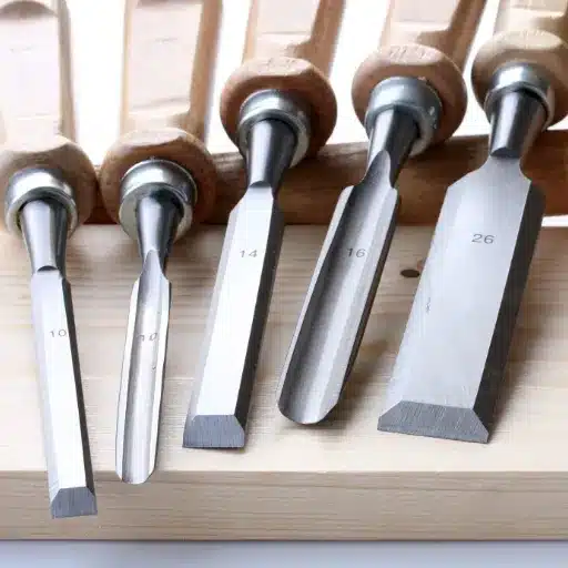 Essential Tips for Using Wood Lathes: A Guide for Beginners and Intermediate Woodworkers 4 Essential Tools for Wood Turning